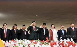 Bersama Presiden Jokowi dan Menteri Kabinet Indonesia Maju, Menteri AHY Hadiri Upacara Peringatan HUT TNI Ke-79 di Monas